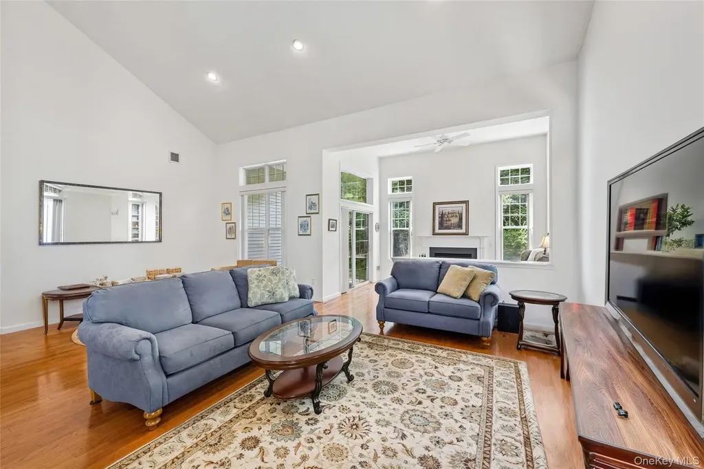 176 Melody Court Eastport NY 11941