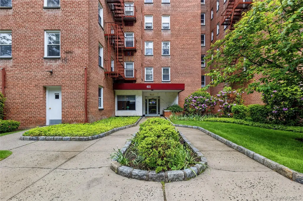 611 Palmer Road Yonkers NY 10701