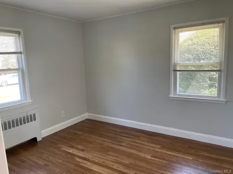 20 Gainsboro Syosset NY 11791