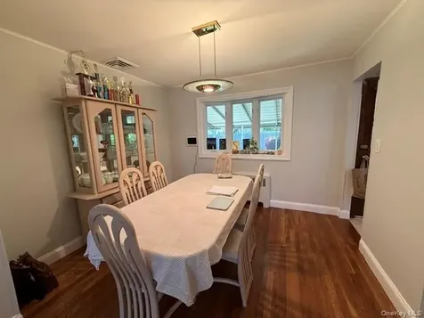 20 Gainsboro Syosset NY 11791