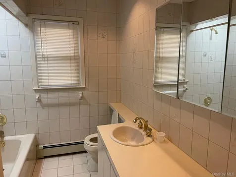 20 Gainsboro Syosset NY 11791