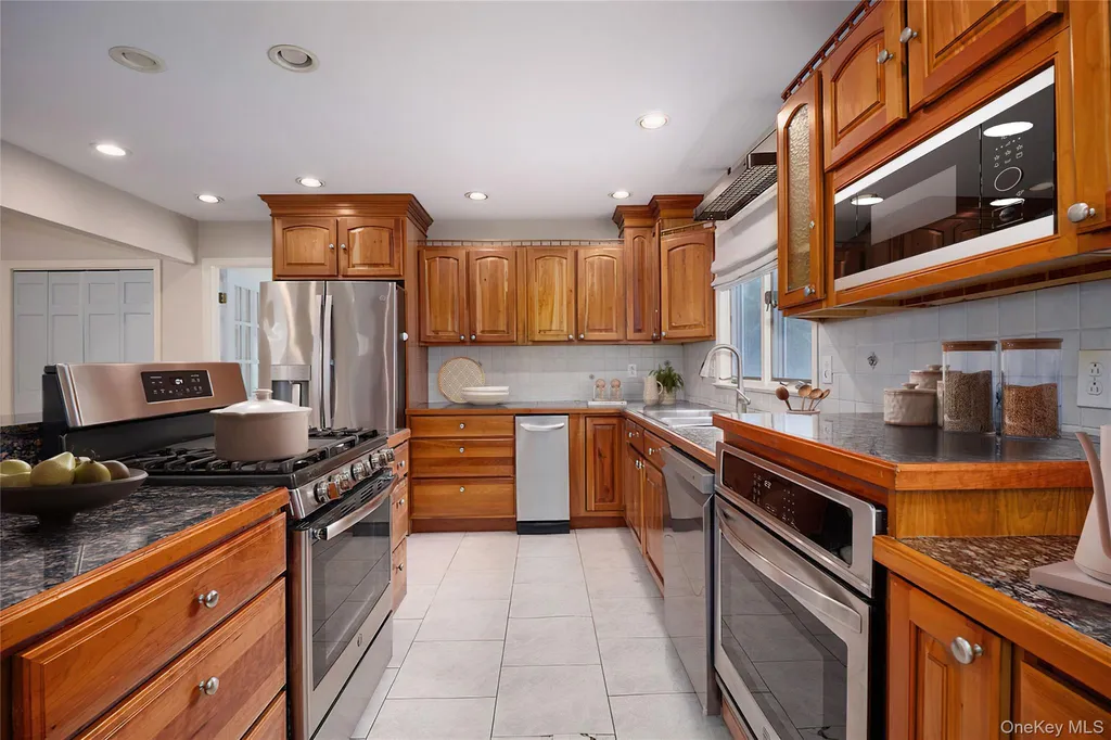 32 Cole Road Pleasant Valley NY 12569