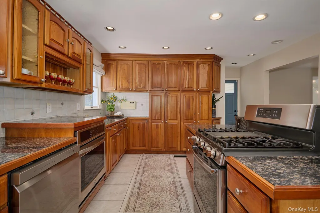 32 Cole Road Pleasant Valley NY 12569