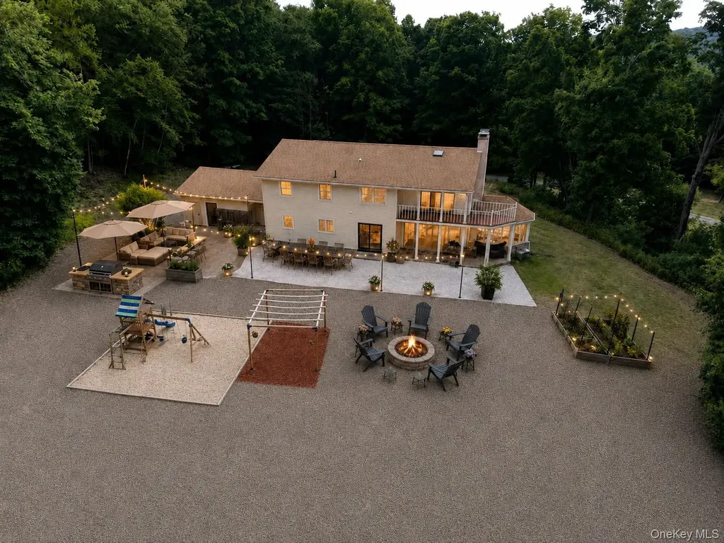 32 Cole Road Pleasant Valley NY 12569