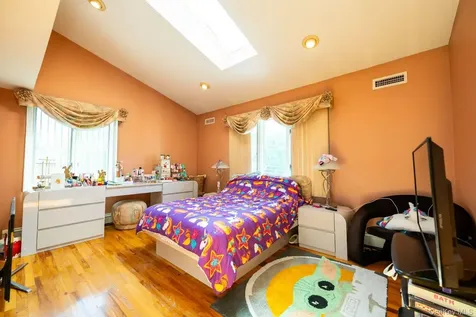 21643 28th Road Bayside NY 11360