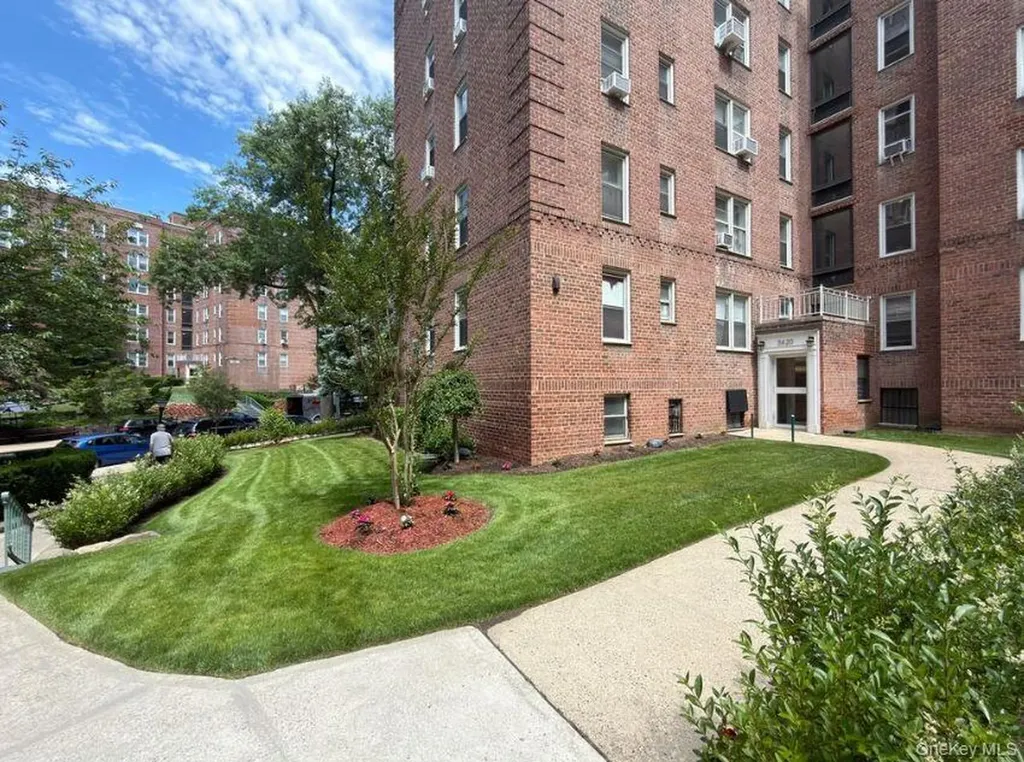 5620 Netherland Avenue Bronx NY 10471