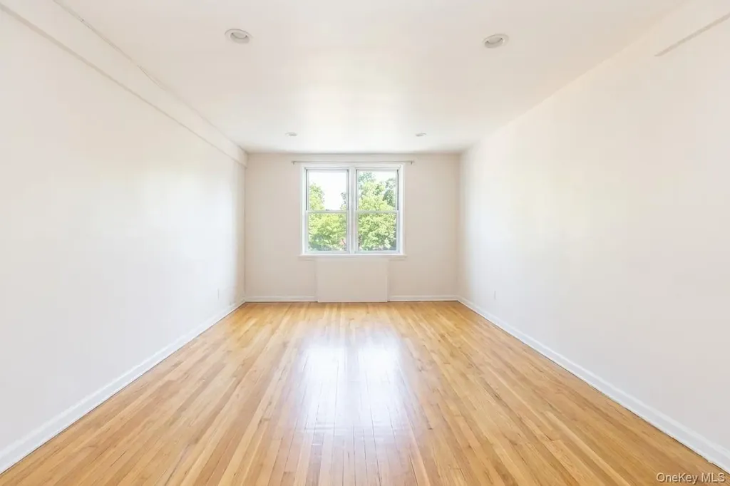 5620 Netherland Avenue Bronx NY 10471