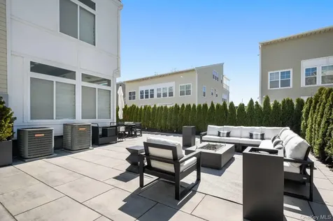 6319 Ocean Avenue S Arverne NY 11692