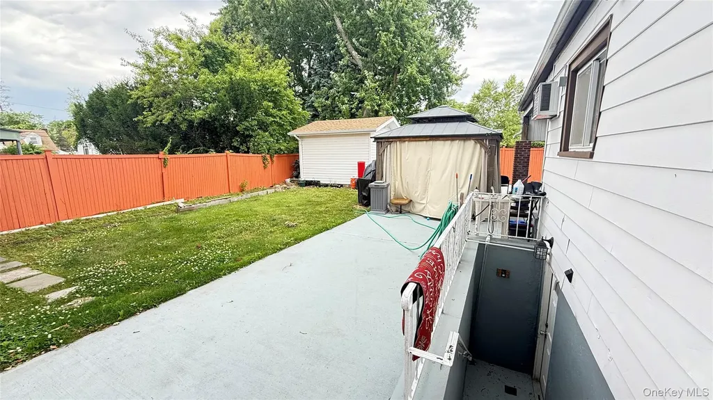 706 Partridge Avenue West Hempstead NY 11552