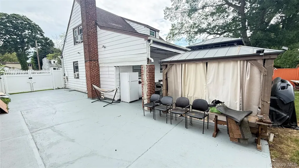 706 Partridge Avenue West Hempstead NY 11552