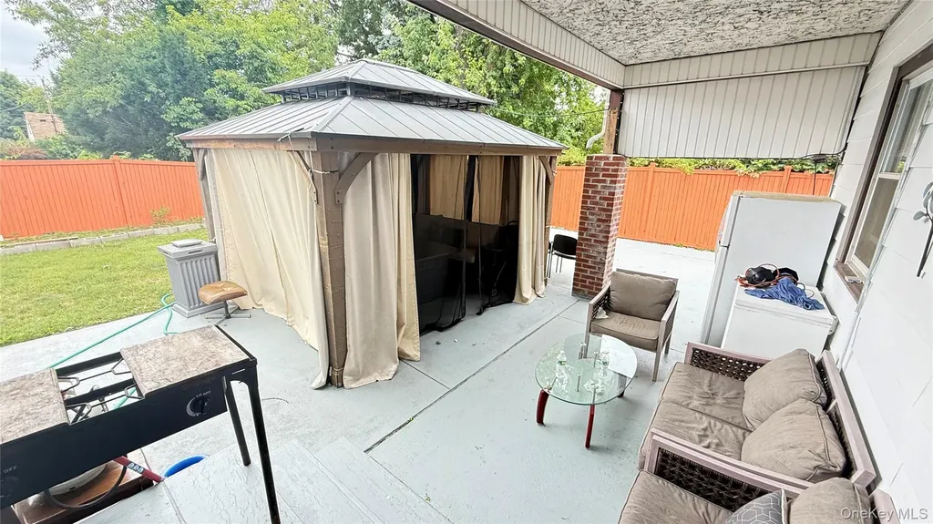 706 Partridge Avenue West Hempstead NY 11552