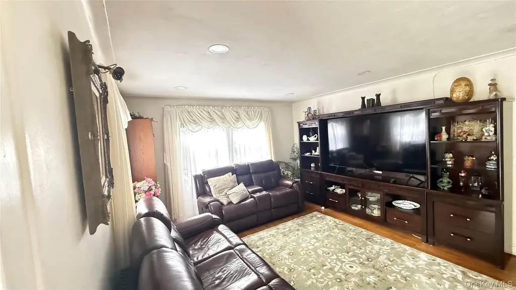 706 Partridge Avenue West Hempstead NY 11552