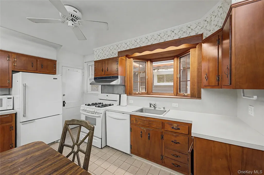 40 Dewey Avenue New Rochelle NY 10801