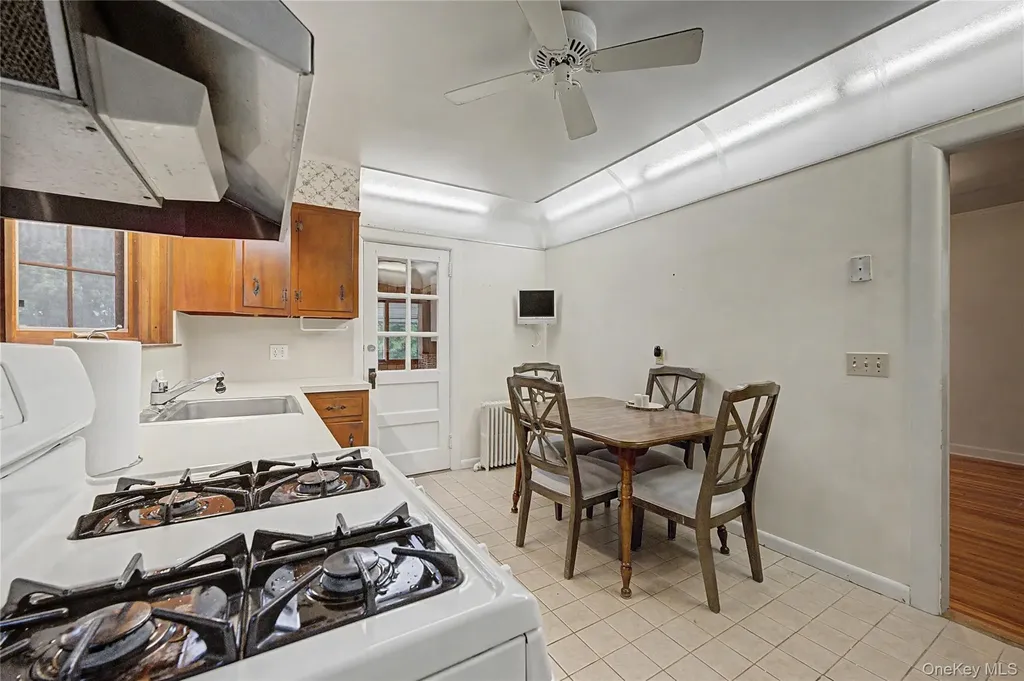 40 Dewey Avenue New Rochelle NY 10801