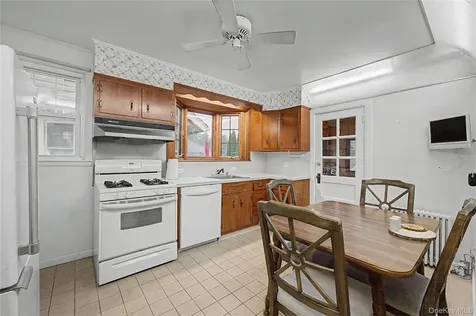 40 Dewey Avenue New Rochelle NY 10801