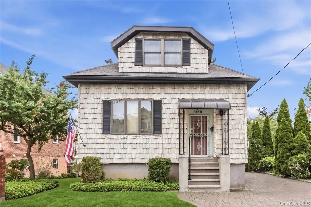 3158 Rawlins Avenue Bronx NY 10465