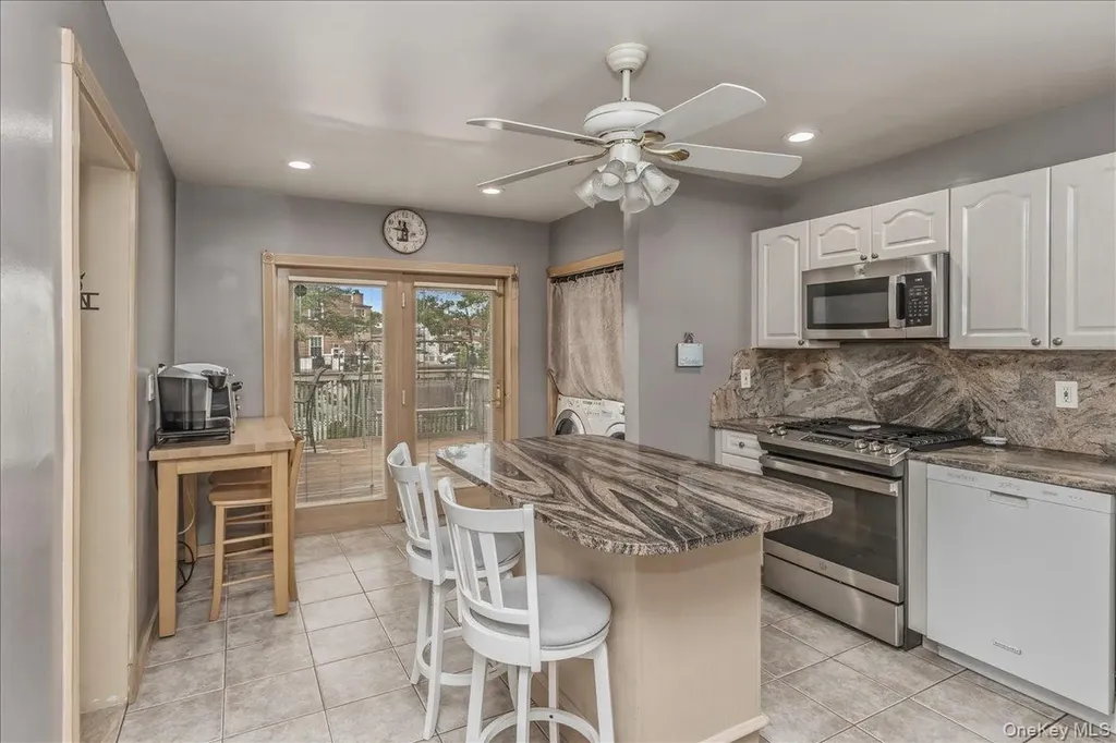 3158 Rawlins Avenue Bronx NY 10465