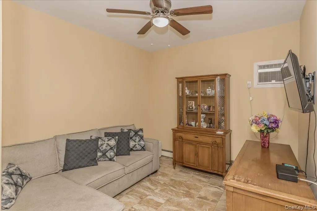 3158 Rawlins Avenue Bronx NY 10465