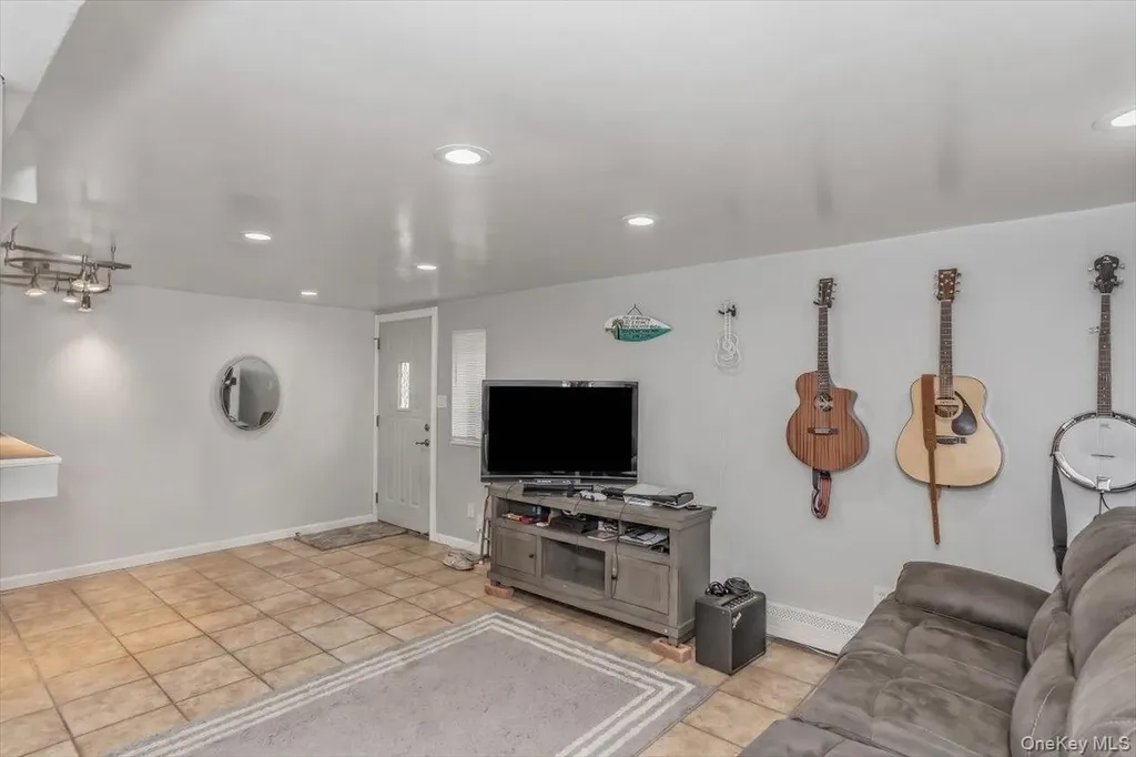 3158 Rawlins Avenue Bronx NY 10465