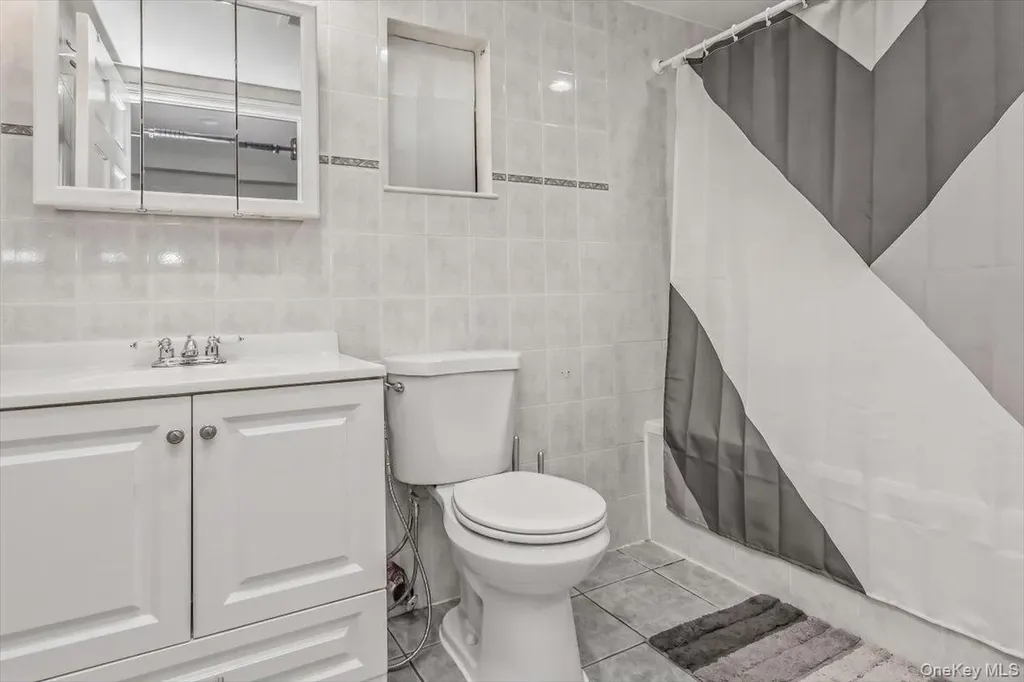 3158 Rawlins Avenue Bronx NY 10465