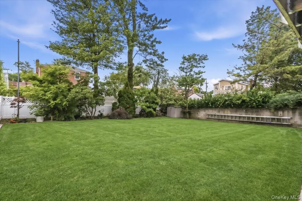 3158 Rawlins Avenue Bronx NY 10465