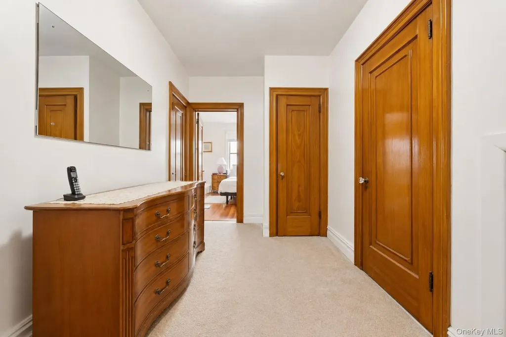 338 E 238th Street Bronx NY 10470