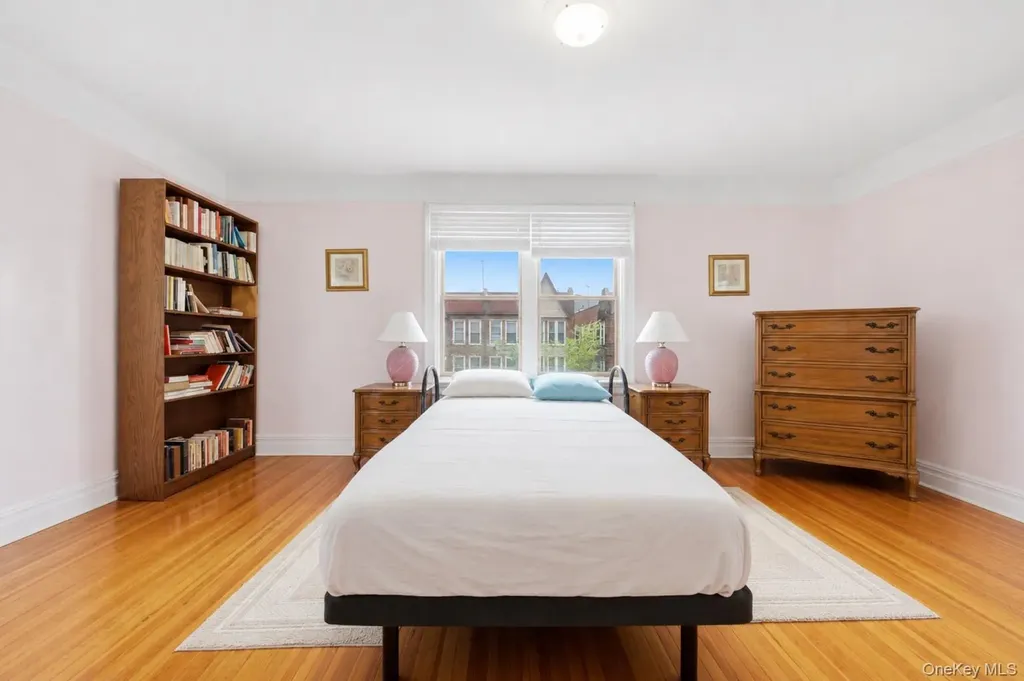 338 E 238th Street Bronx NY 10470