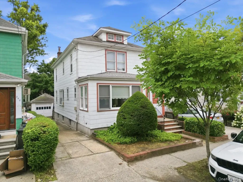 338 E 238th Street Bronx NY 10470