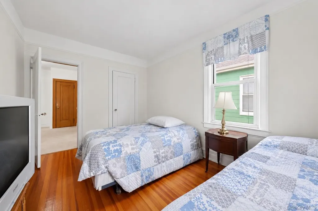 338 E 238th Street Bronx NY 10470