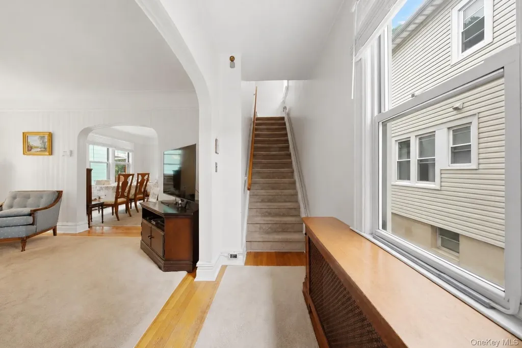 338 E 238th Street Bronx NY 10470