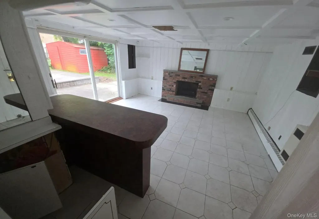 172 Evergreen Drive Westbury NY 11590