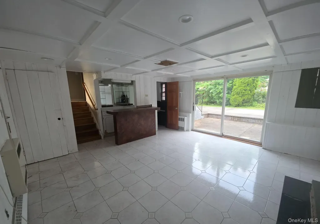 172 Evergreen Drive Westbury NY 11590