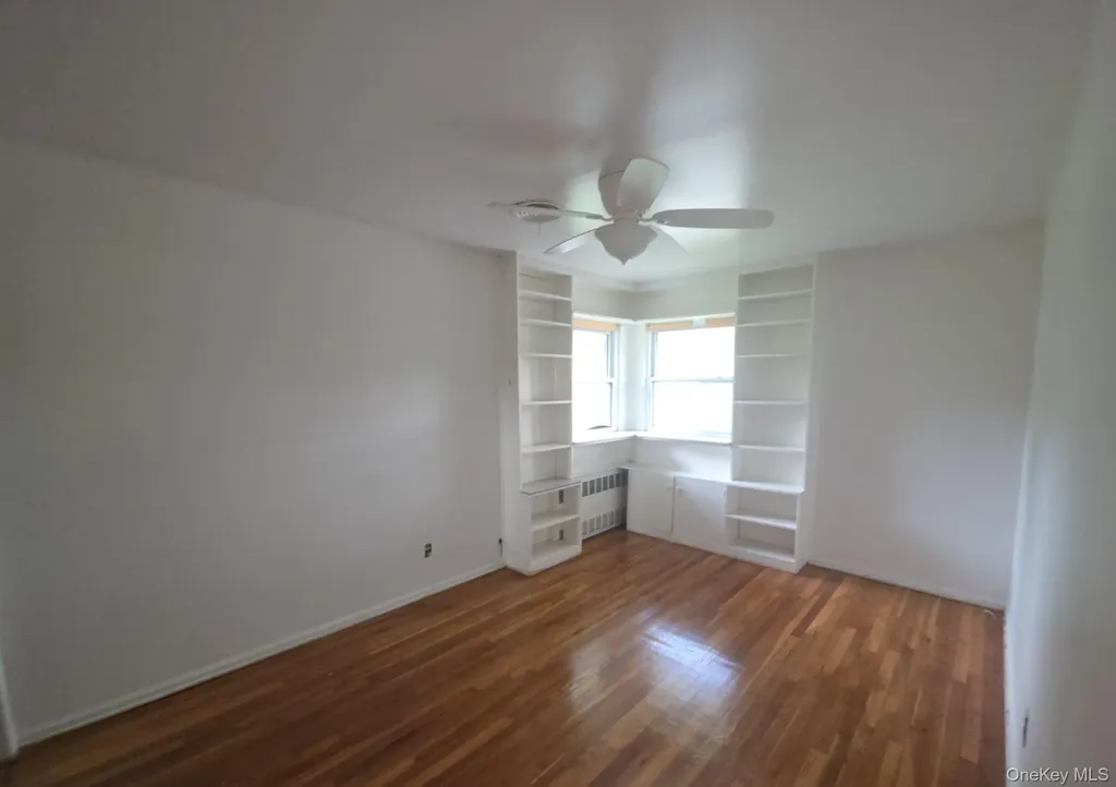 172 Evergreen Drive Westbury NY 11590