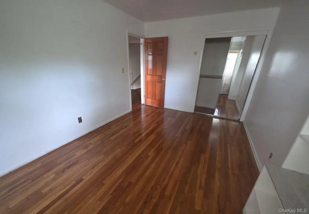 172 Evergreen Drive Westbury NY 11590