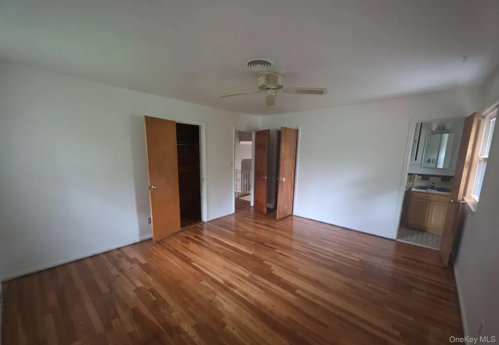 172 Evergreen Drive Westbury NY 11590