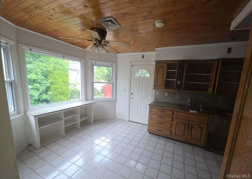 172 Evergreen Drive Westbury NY 11590