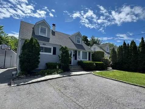 277 Jackson Avenue Syosset NY 11791