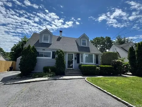 277 Jackson Avenue Syosset NY 11791