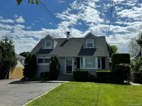 277 Jackson Avenue Syosset NY 11791