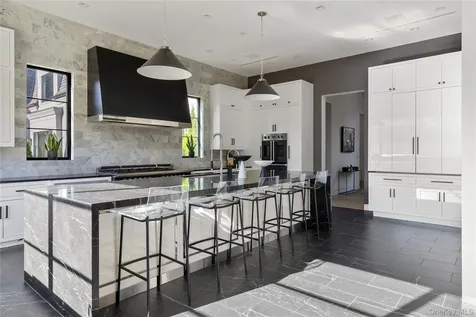 199 Lattingtown Road Locust Valley NY 11560