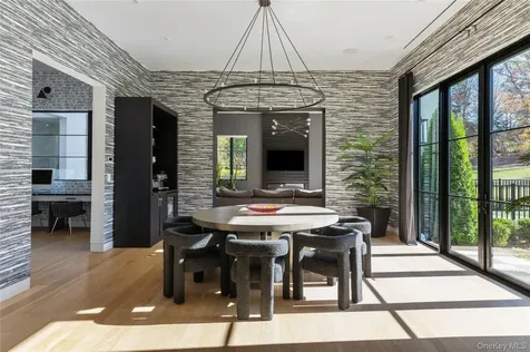 199 Lattingtown Road Locust Valley NY 11560