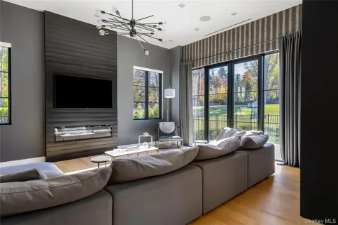 199 Lattingtown Road Locust Valley NY 11560