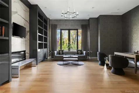 199 Lattingtown Road Locust Valley NY 11560