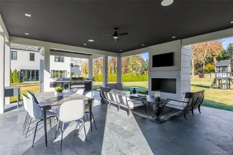 199 Lattingtown Road Locust Valley NY 11560