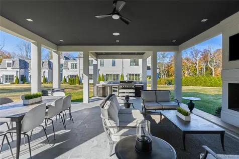 199 Lattingtown Road Locust Valley NY 11560