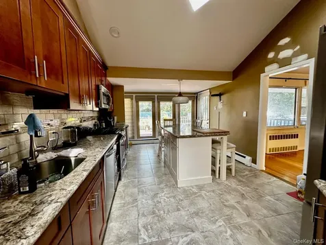 26 Canterbury Road Woodbury NY 11797