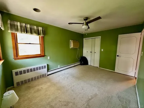26 Canterbury Road Woodbury NY 11797