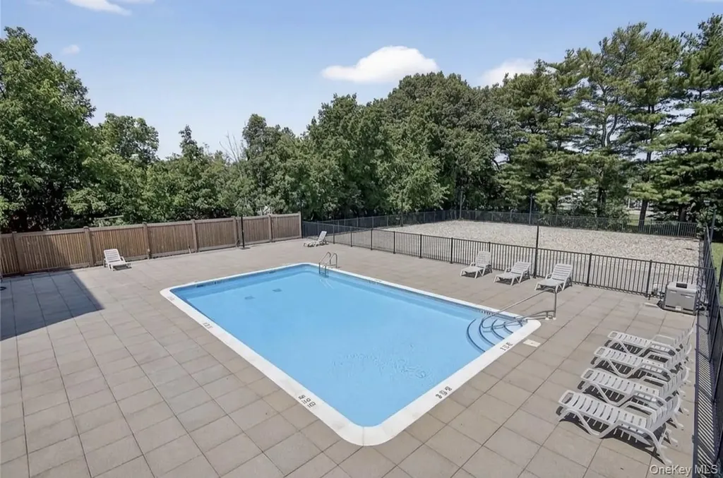 175 Maple Avenue Westbury NY 11590