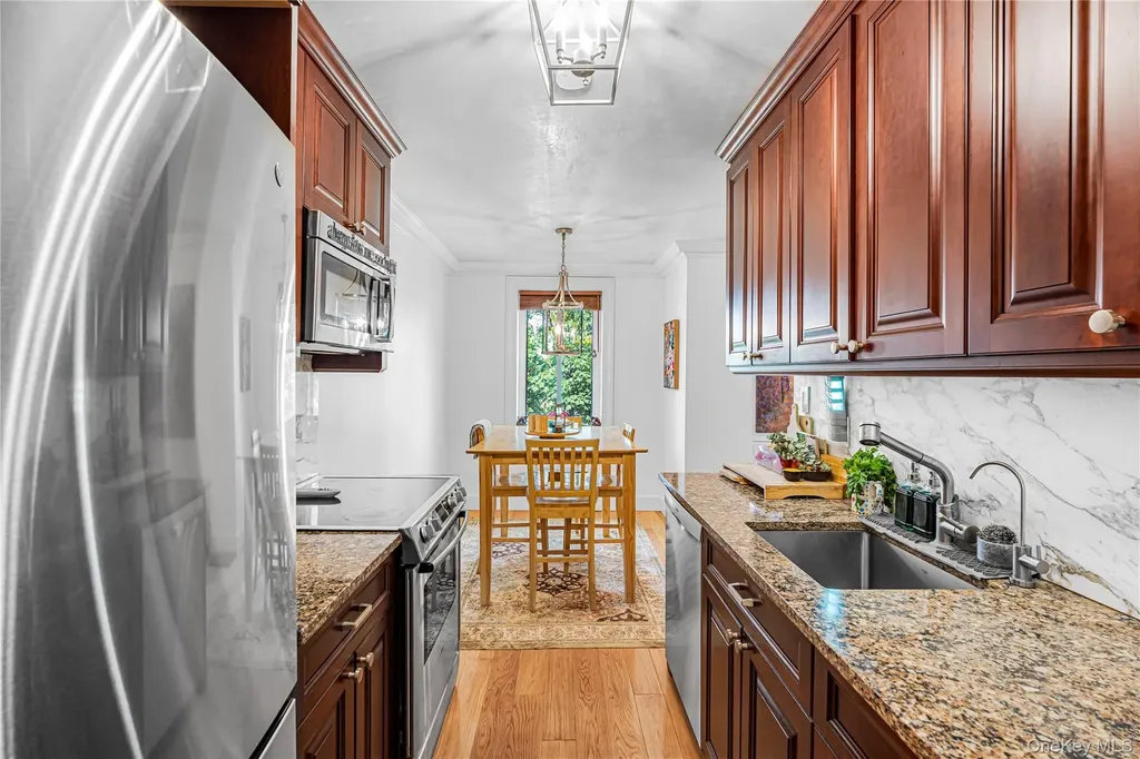 175 Maple Avenue Westbury NY 11590
