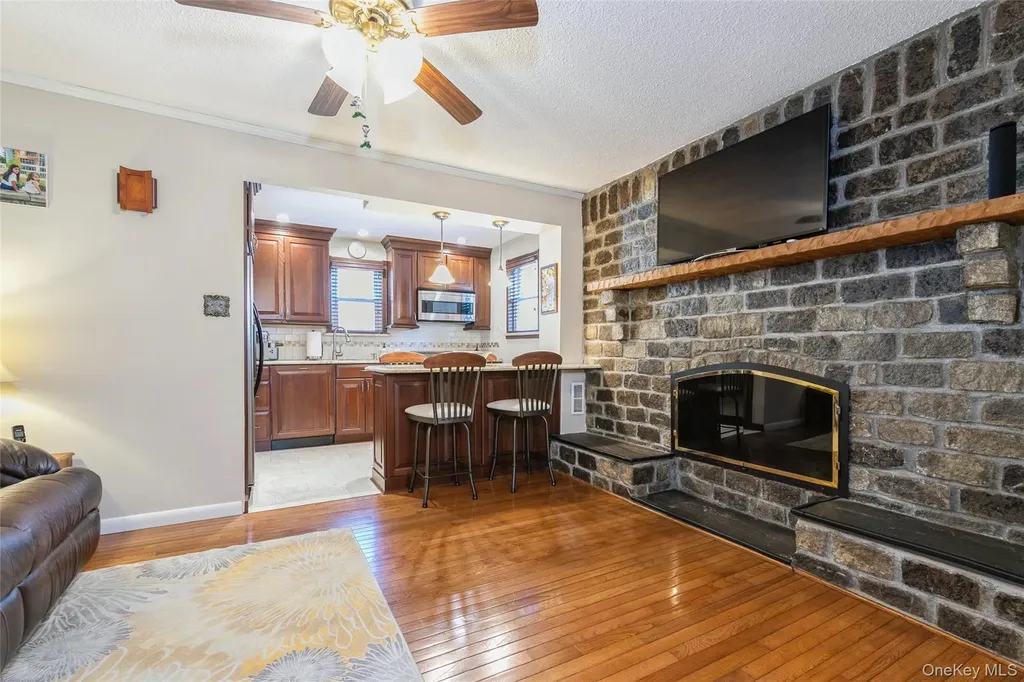 16 Devon Street Lynbrook NY 11563